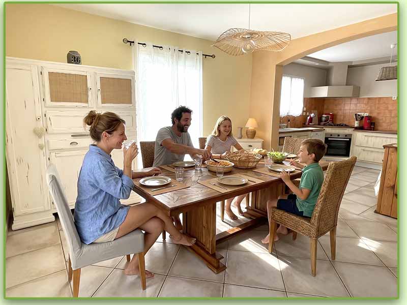 Salle à manger et cuisine